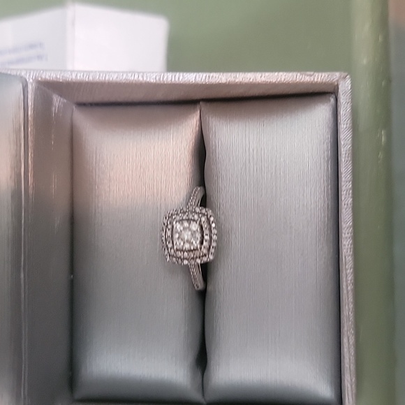Princess cut diamond wedding ring - Picture 2 of 4